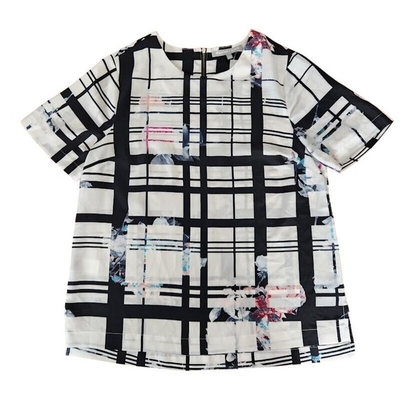danielrainn Tops - Daniel Rainn Black White Floral Graphic Print Short Sleeve Zipper Top M  A44
